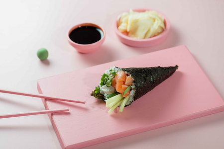 Темаки с лососем