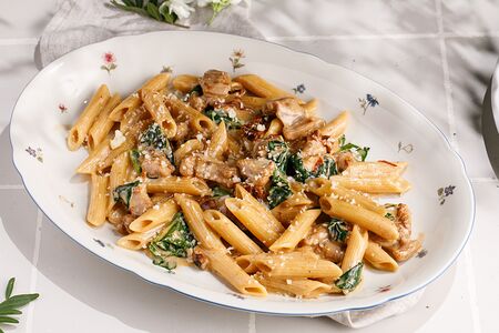 Пенне с цыпленком и вялеными томатами