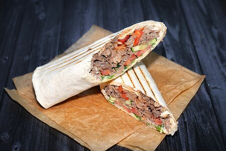 Шаурма с говядиной в обычном лаваше