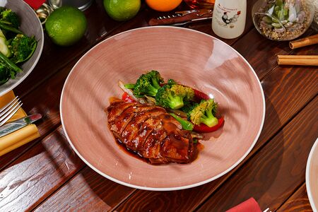 Утиное филе в кисло-сладком соусе