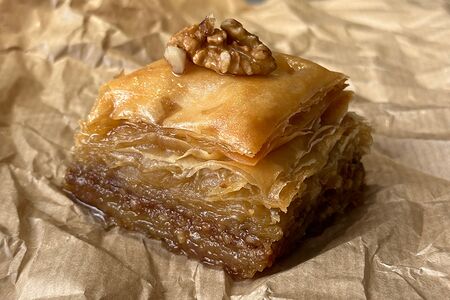 Пахлава с грецким орехом