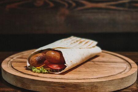 Ролл с сосисками