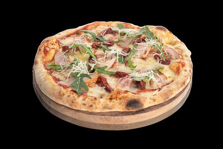 Пицца Карпаччо с вялеными томатами