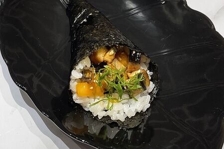 Темаки Угорь спайси