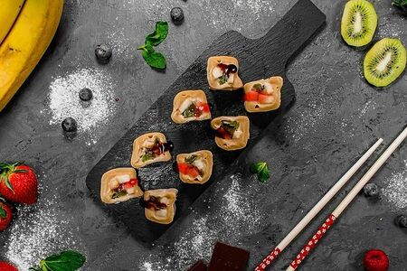 Десертный ролл с бананом и киви