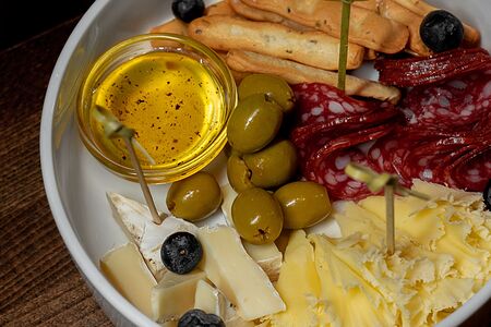 Закуска к вину