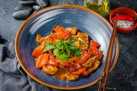 Свинина в кисло-сладком соусе