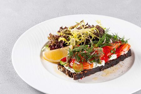 Шведский тост с лососем