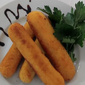 Картофельные палочки с сыром