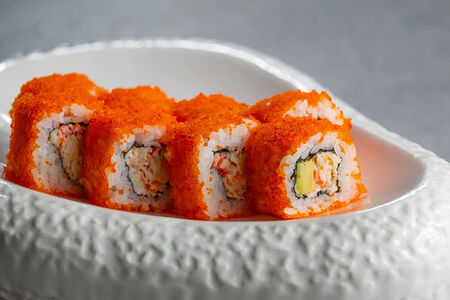 Ролл Калифорния с крабом