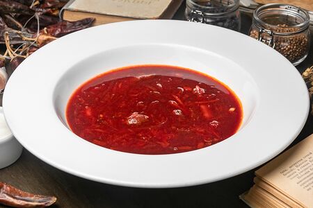 Наваристый борщ с дичью и домашней сметаной