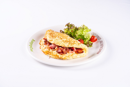 Классический омлет с жаренным беконом и крем-чизом