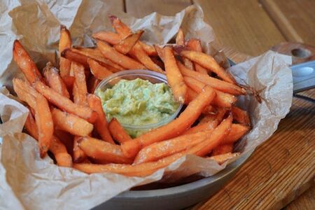 Батат фри с гуакамоле