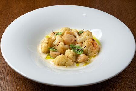 Гребешки с цветной капустой