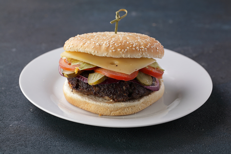 Чизбургер из мраморной говядины