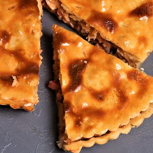 Мексиканский пирог с курицей - кусочек