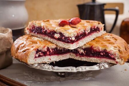 Пирог с клубникой