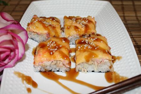 Суши-пицца с курицей