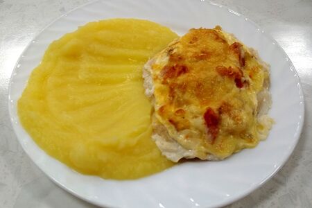 Филе куриное, запеченное по-французски