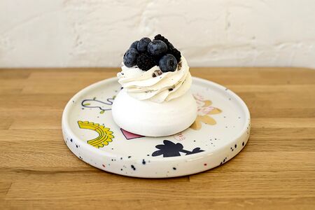 Павлова Черные ягоды-ваниль Gluten Free