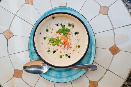 Крем-суп из цветной капусты с камчатским крабом