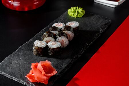 Маки с креветкой