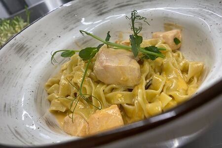 Тальятелле с лососем