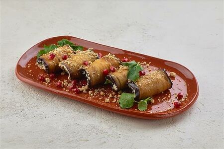 Рулеты из баклажанов с грецкими орехами
