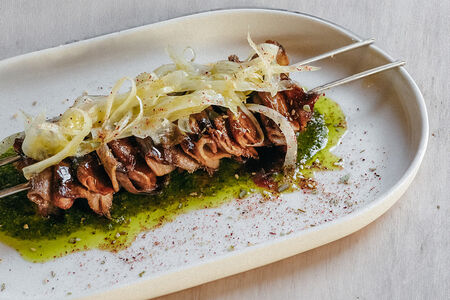 Язык с маринованным фенхелем и травами