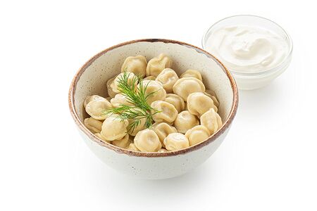 Мини-пельмени с говядиной, сливочным маслом и сметаной