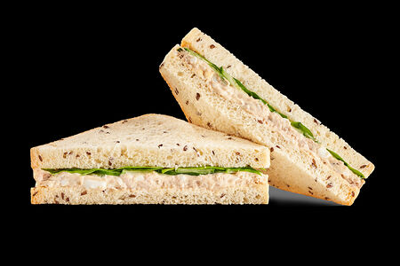 Сэндвич с тунцом двойной