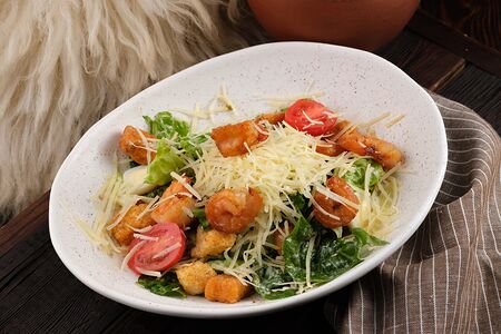 Салат Цезарь с креветкой