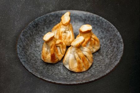 Жареные хинкали с картофелем и грибами