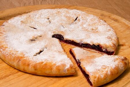 Пирог с вишней