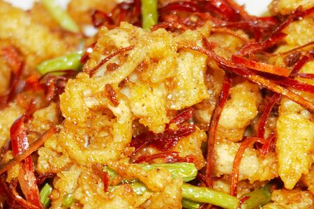 Кальмар, жаренный с острым перцем