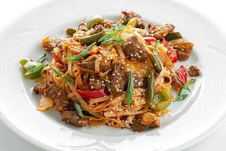 Лагман жареный с говядиной