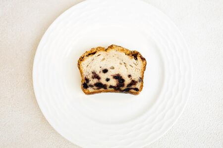 Кекс с чёрной смородиной