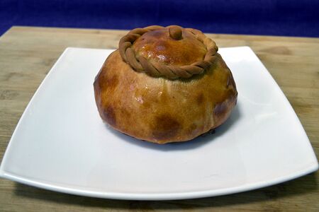 Жаркое из куриной грудки в съедобном горшочке