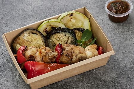 Шашлычок куриный с овощами гриль