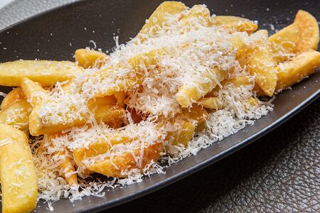 Картофель фри с пармезаном и трюфелем