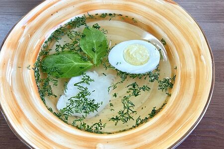 Бульон куриный с яйцом