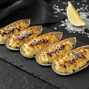 Запеченные мидии в чесночно-сливочном соусе