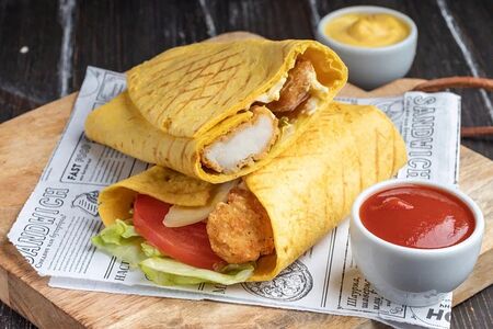 Цезарь Ролл со стрипсами