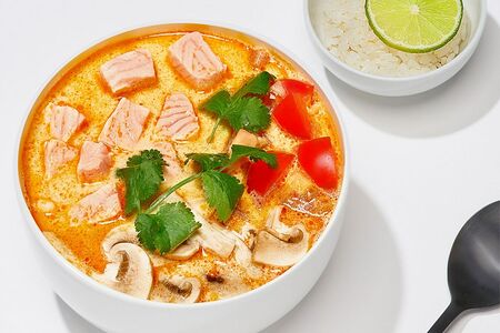 Том-ям с лососем