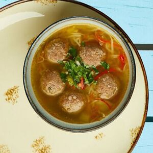 Суп с фрикадельками и лапшой