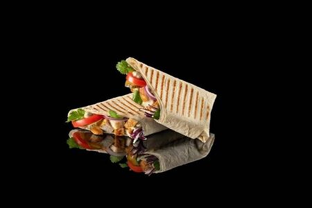 Пикантная шаурма со свининой и морковкой по-корейски