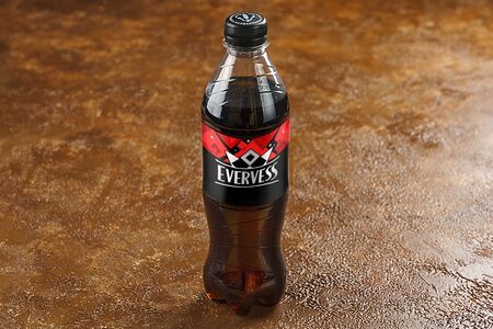 Напиток Evervess кола