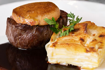 Турнедо Россини с фуа-гра и гратеном Дофинуа