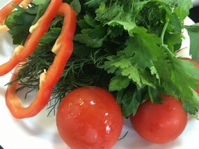 Букет из свежих овощей и зелени