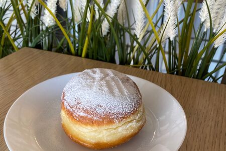 Пончик со сгущёнкой